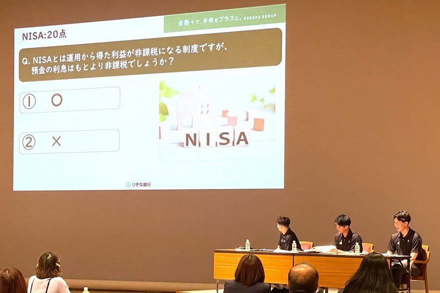 大阪会場で髙木選手、土家選手、松本選手がセミナーに参加している写真