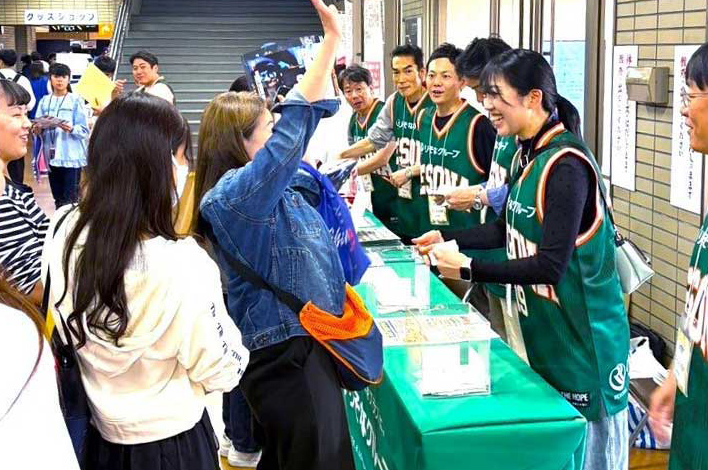 ファイティングイーグルス名古屋のイベントでゲームを楽しむ参加者の様子