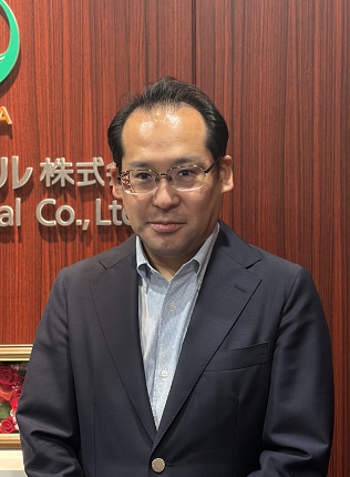 関 由人